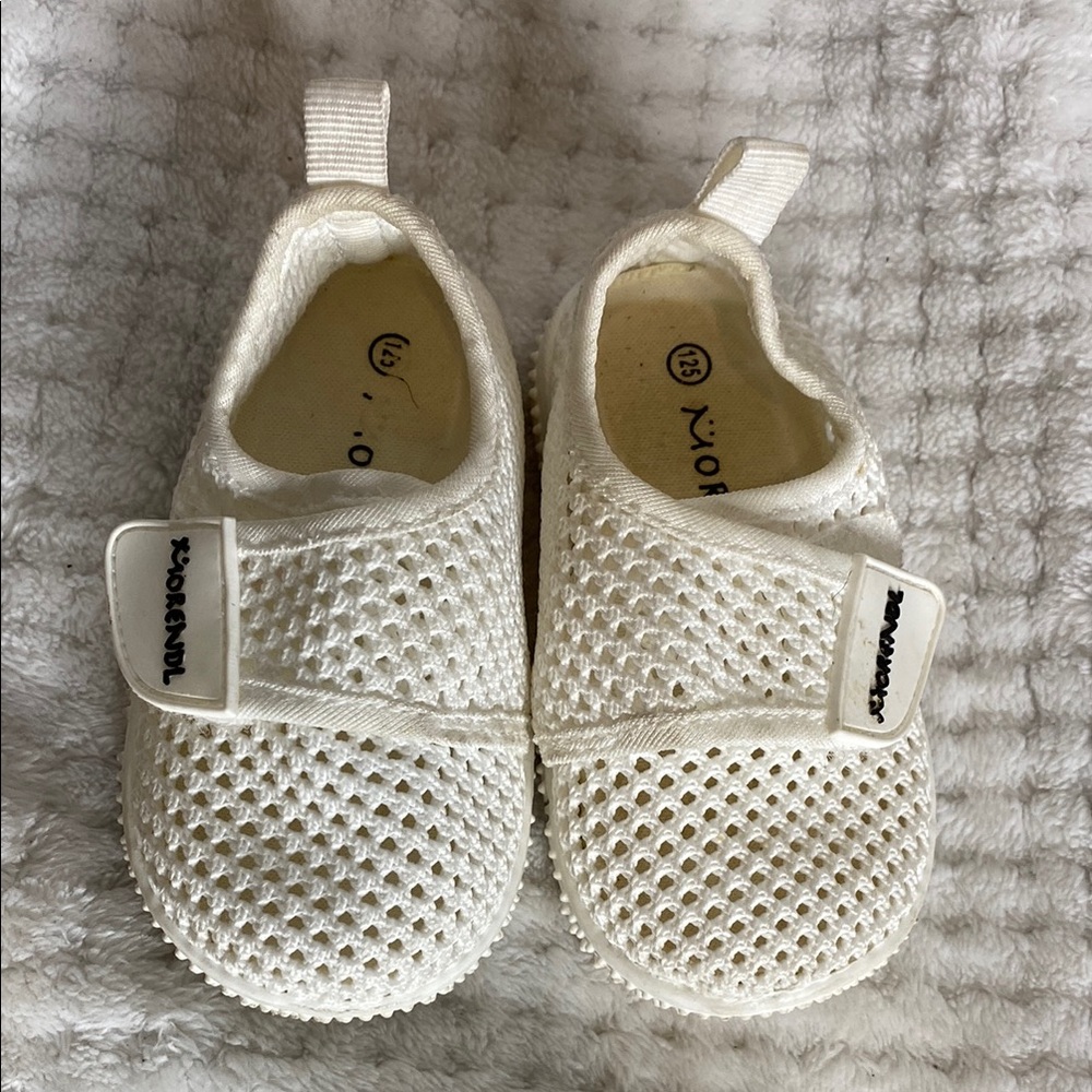 Morendl Off White Baby Shoes